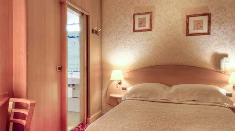 Hotel Massena Paris Exterior photo